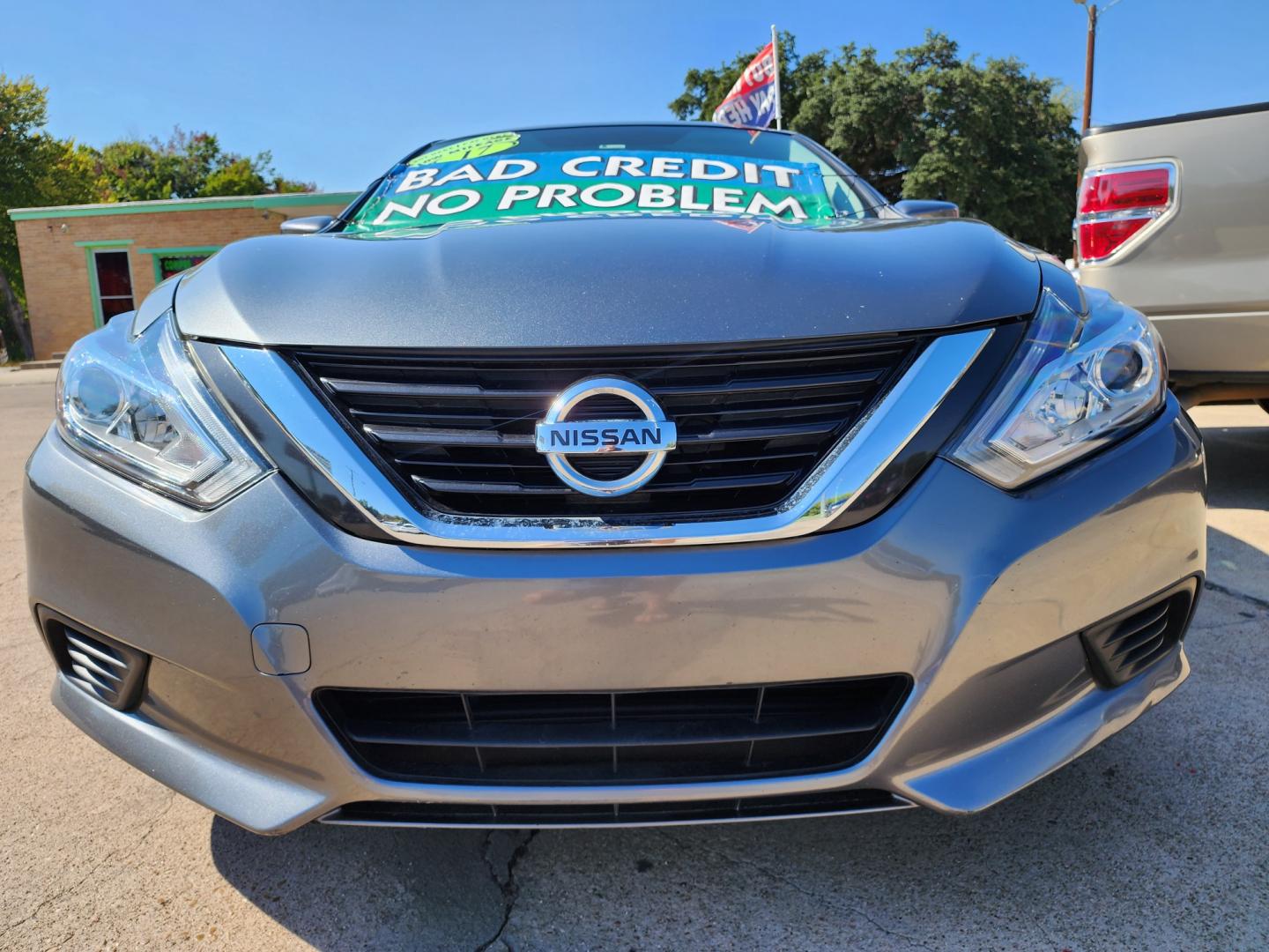 2017 Nissan Altima 2.5 S (1N4AL3AP1HN) with an 2.5L L4 DOHC 16V engine, CVT transmission, located at 2660 S.Garland Avenue, Garland, TX, 75041, (469) 298-3118, 32.885551, -96.655602 - Welcome to DallasAutos4Less, one of the Premier BUY HERE PAY HERE Dealers in the North Dallas Area. We specialize in financing to people with NO CREDIT or BAD CREDIT. We need proof of income, proof of residence, and a ID. Come buy your new car from us today!! This is a Very clean 2017 NISSAN ALTI - Photo#8